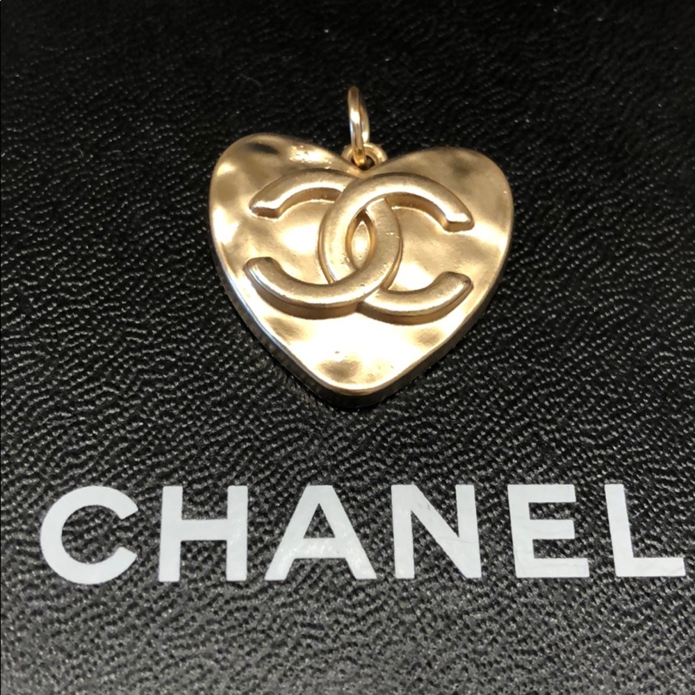 Authentic Chanel Zipper Pull - Rose Gold Heart